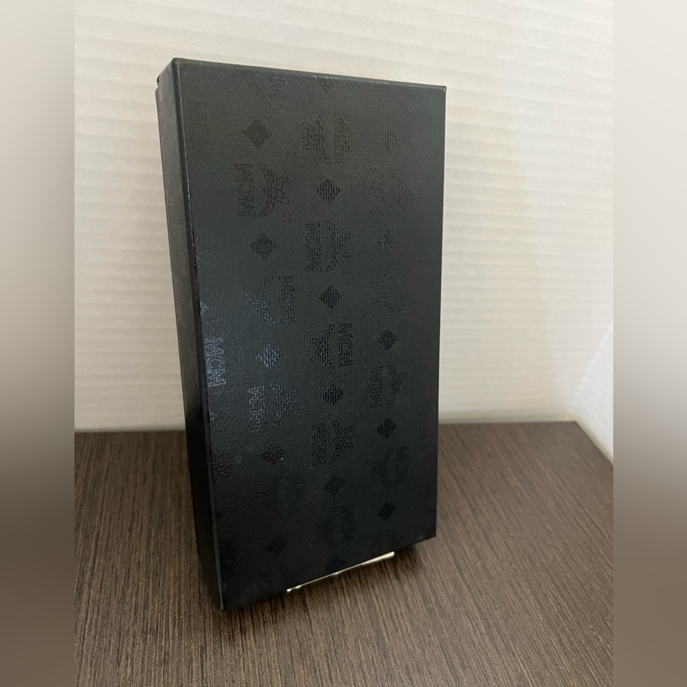 MCM Long Wallet box